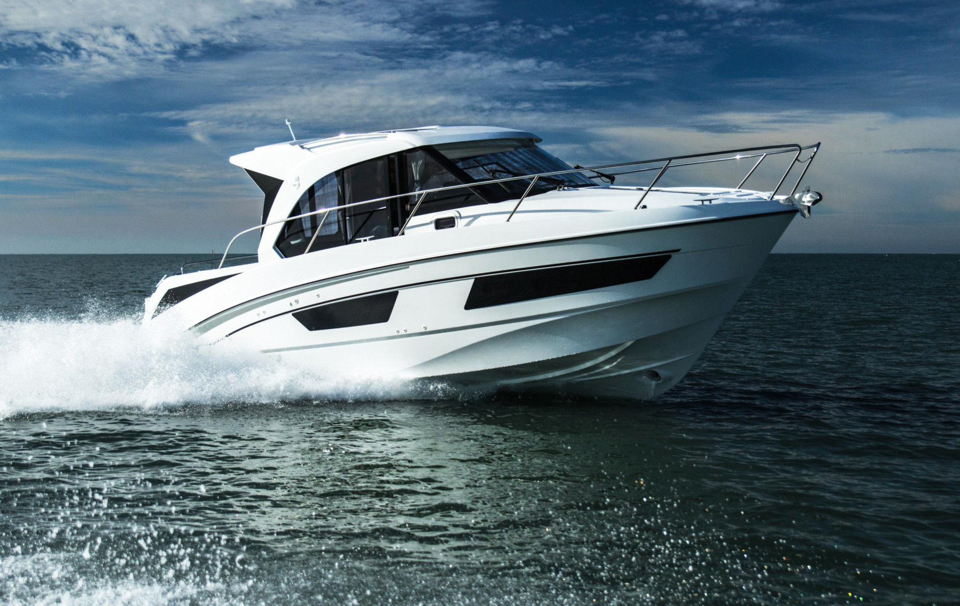 The Antares 9 Outboard by Beneteau Outboard
